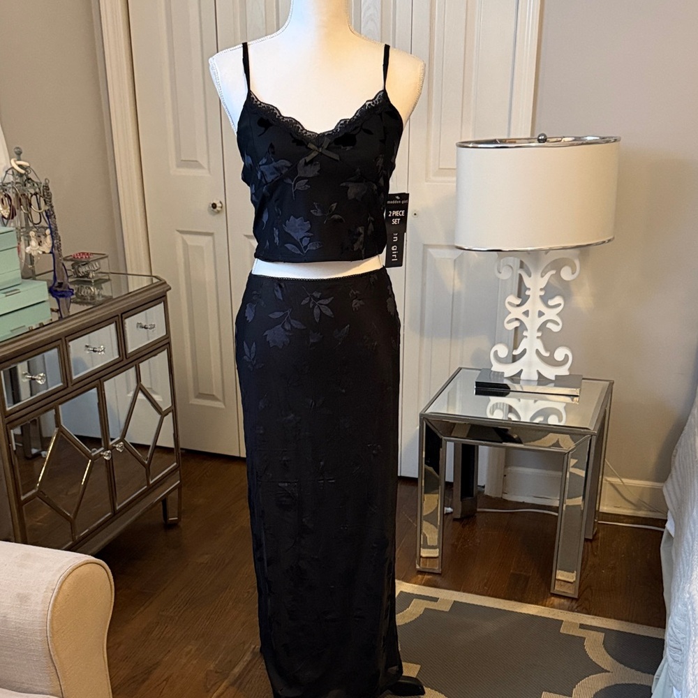 Madden Girl Black Floral Formal Top & Skirt ❤️ Size Large